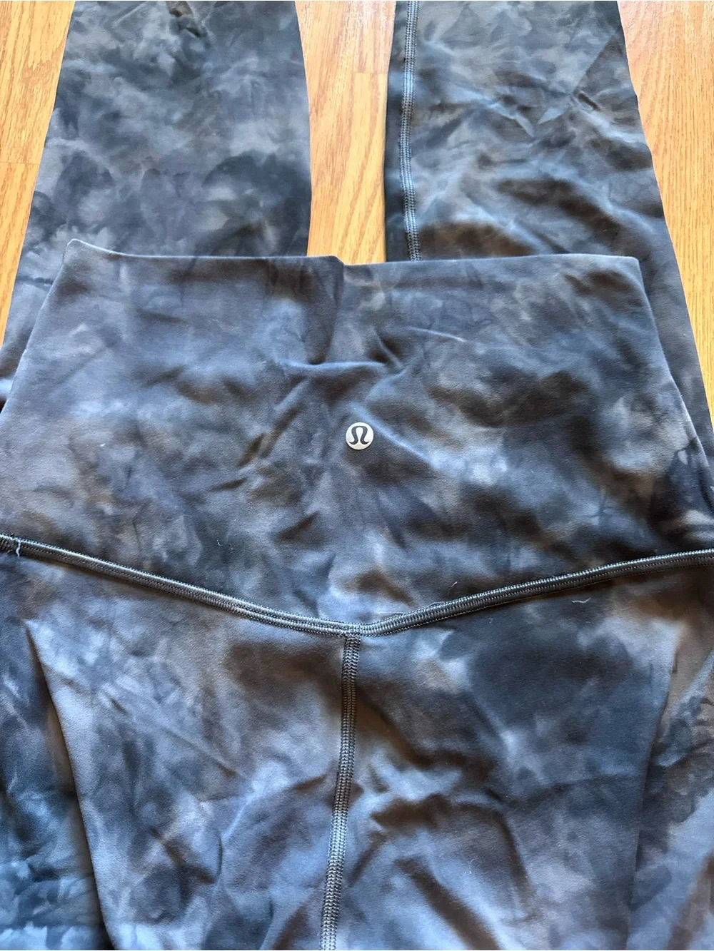 Lululemon Women’s High-Waist Jogger Pants - Black & White